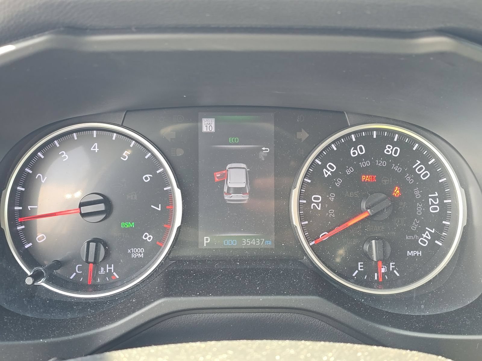 Used 2019 Toyota RAV4 XLE w/ Convenience Package FWD image 2