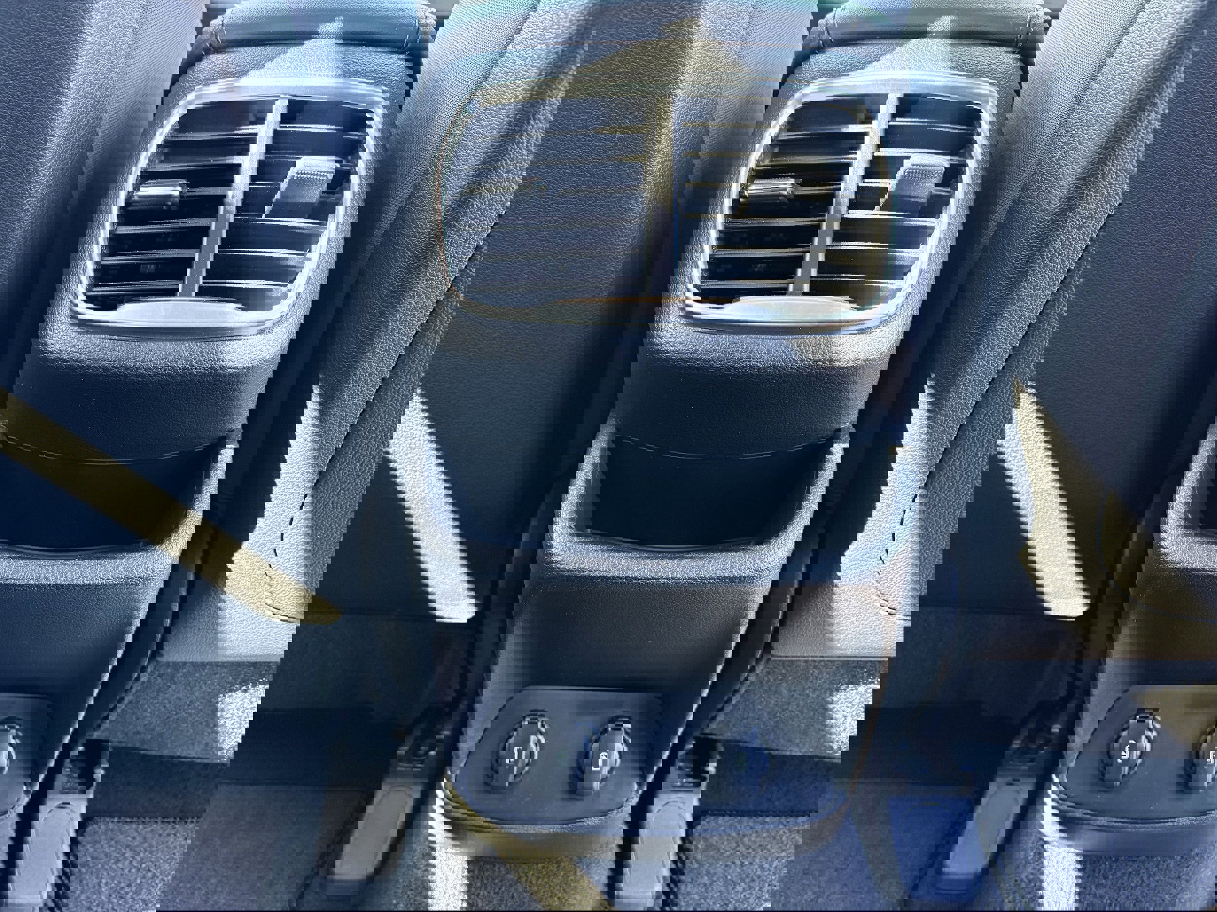 Used 2019 Hyundai Santa Fe SEL image 31