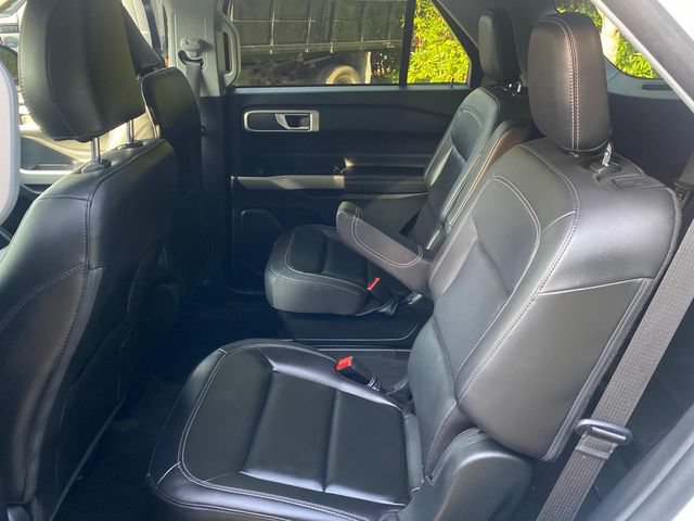 Used 2023 Ford Explorer XLT w/ Equipment Group 202A RWD image 8