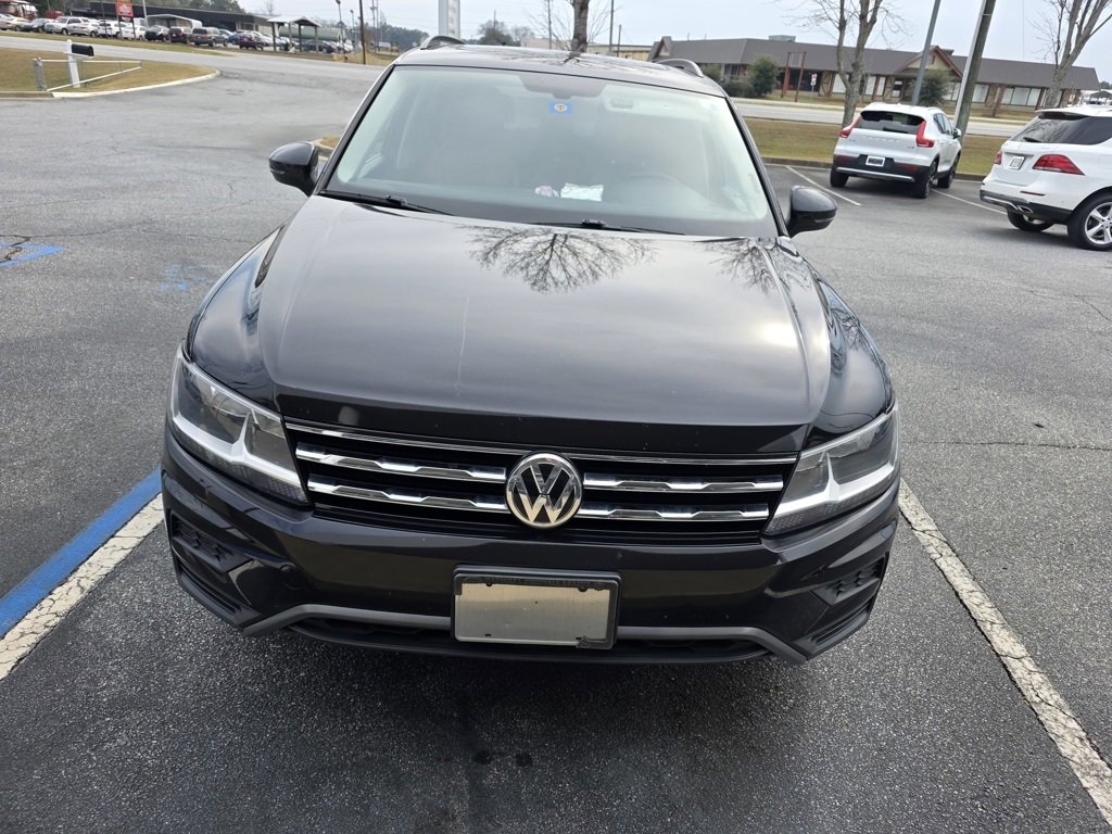 Used 2019 Volkswagen Tiguan SE w/ Panoramic Sunroof Package image 3