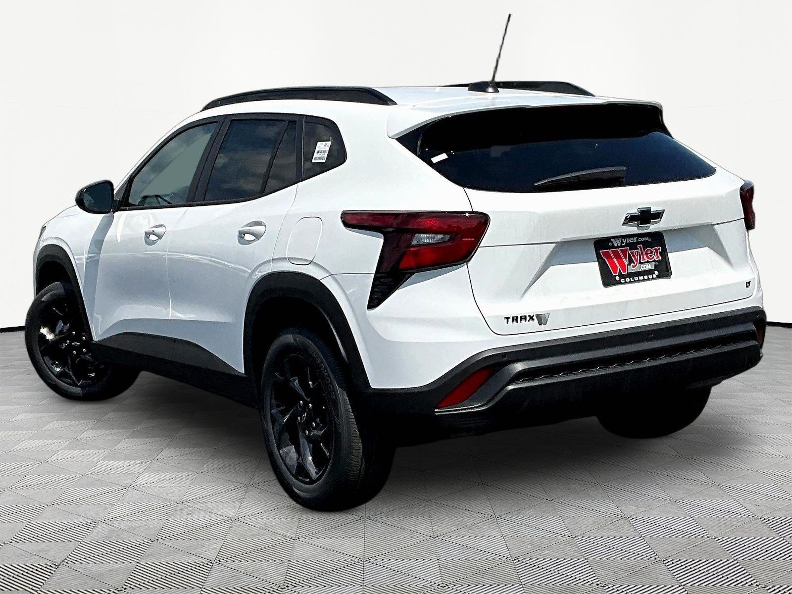 New 2026 Chevrolet Trax LT w/ Driver Confidence Package FWD image 4