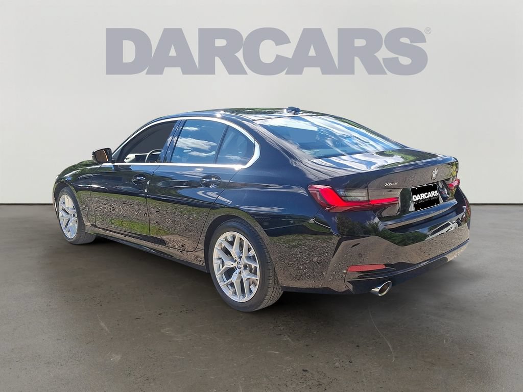 Used 2025 BMW 330i xDrive Sedan w/ Premium Package AWD/4WD image 5