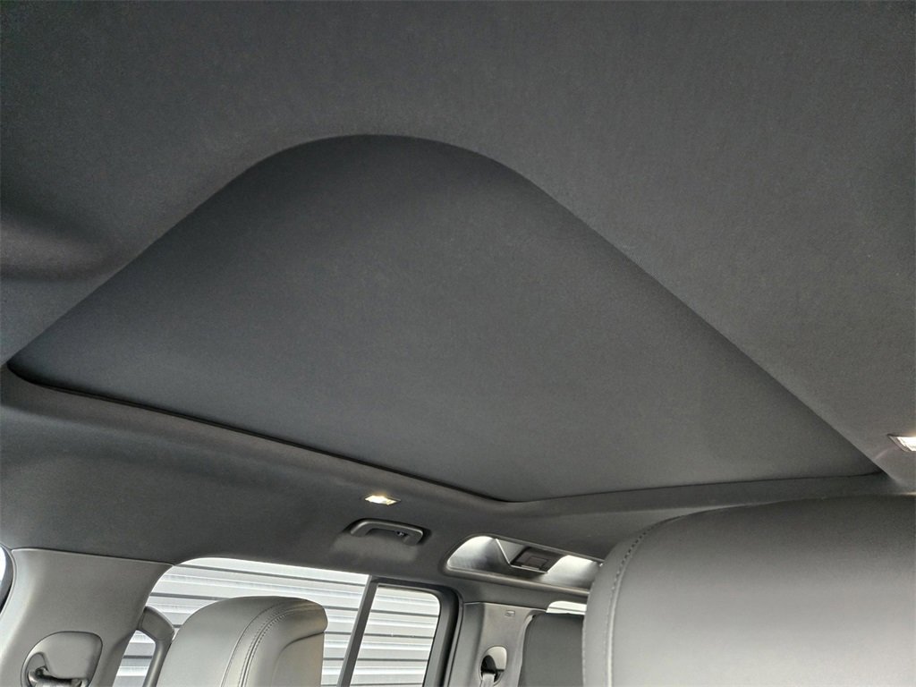 Certified 2024 Land Rover Defender 110 V8 image 20