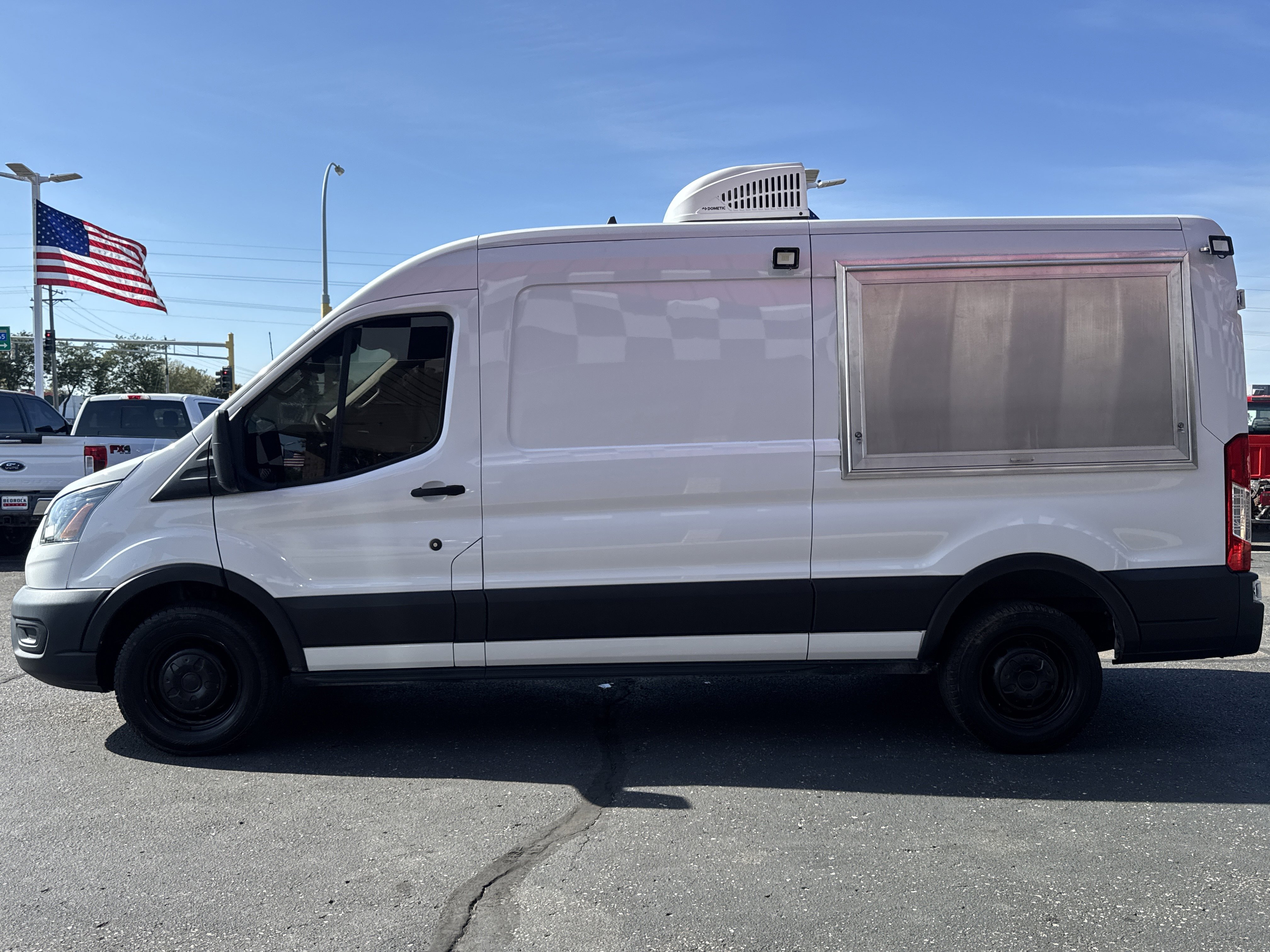 Used 2022 Ford Transit 250 Medium Roof w/ Load Area Protection Package image 4
