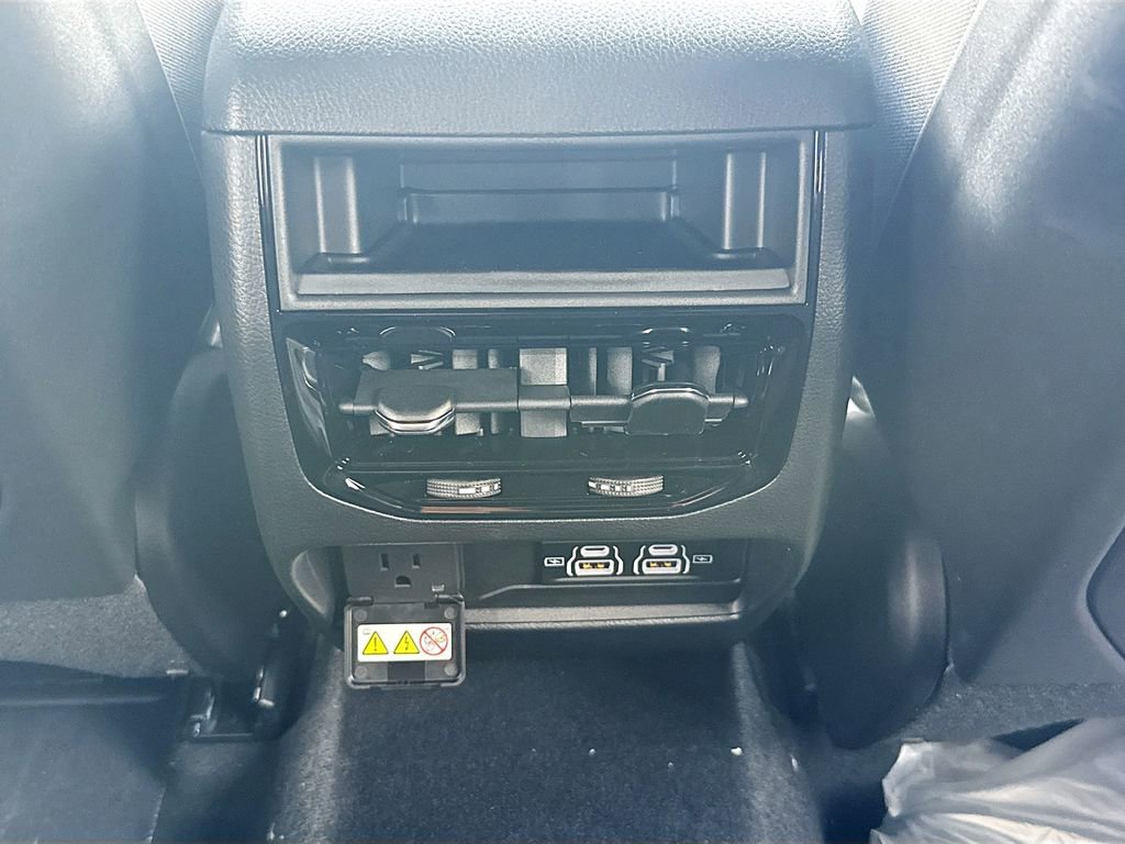 New 2025 Jeep Grand Cherokee Laredo w/ Luxury Tech Group I RWD image 26