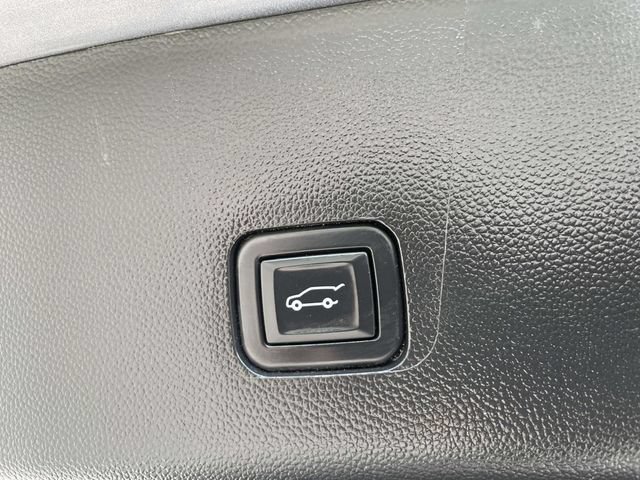 Used 2021 Chevrolet Traverse LT w/ LPO, Floor Liner Package AWD/4WD image 18