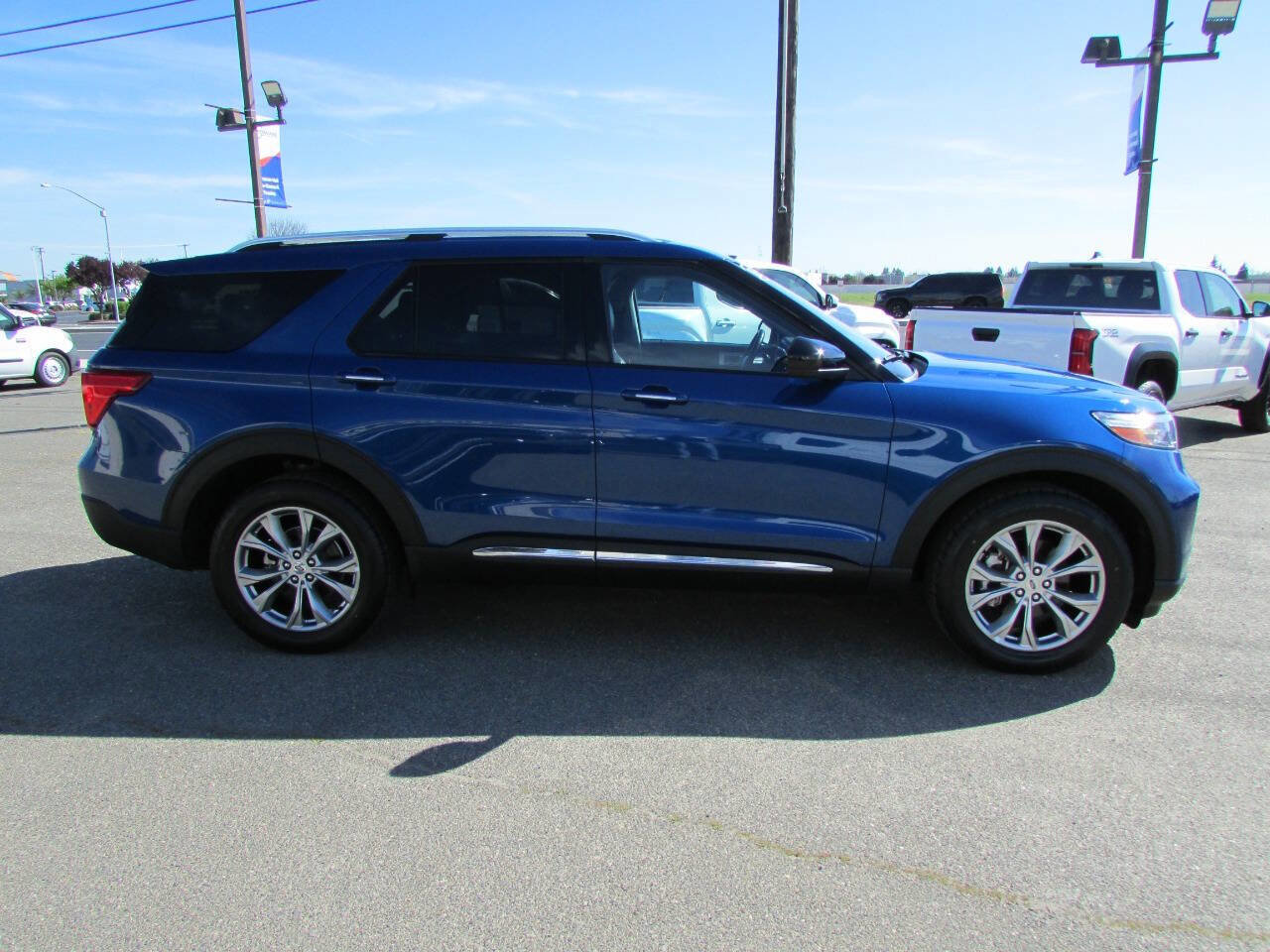 Used 2023 Ford Explorer Limited image 5