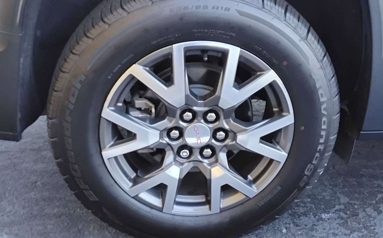 Used 2020 GMC Acadia SLE w/ Driver Convenience Package image 10