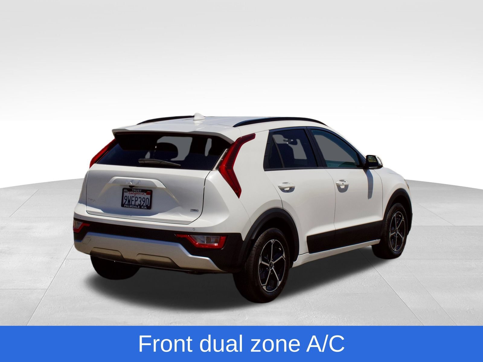 Used 2025 Kia Niro EX FWD image 6