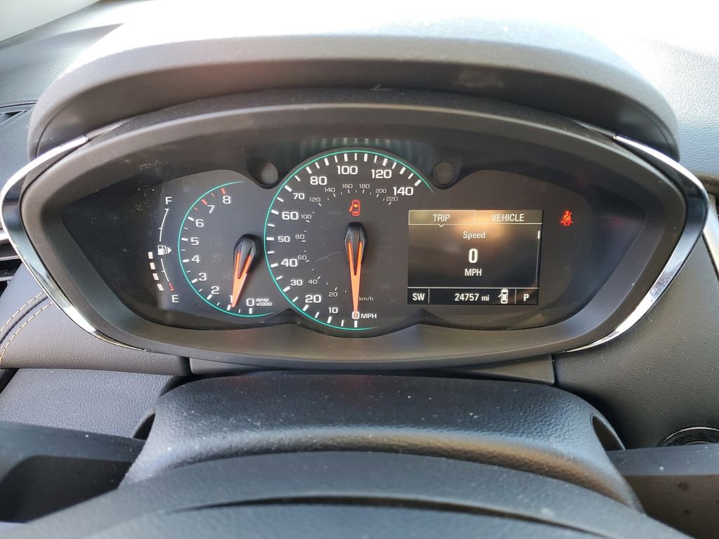 Used 2022 Chevrolet Trax LT w/ LT Convenience Package image 10