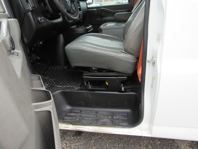 Used 2018 Chevrolet Express 2500 w/ Driver Convenience Package RWD image 26