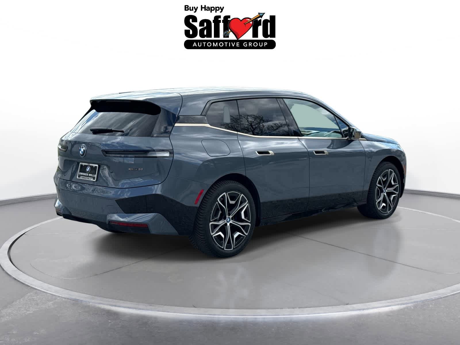 Used 2023 BMW iX xDrive50 w/ Sport Package AWD/4WD image 9