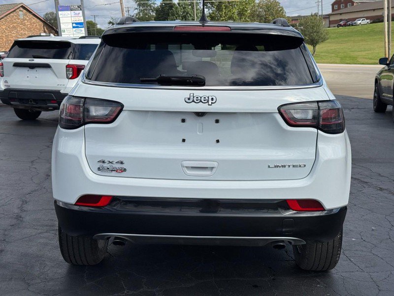 Used 2023 Jeep Compass Limited w/ Elite Group AWD/4WD image 4