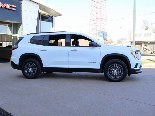 Used 2025 GMC Acadia Elevation image 9