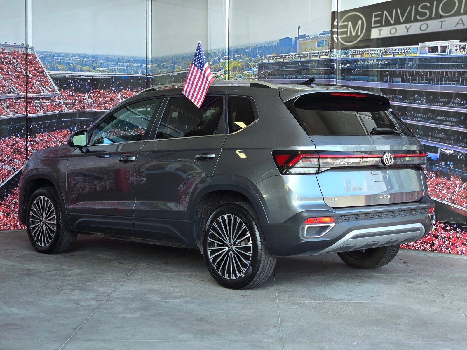 Used 2025 Volkswagen Taos SE FWD image 6