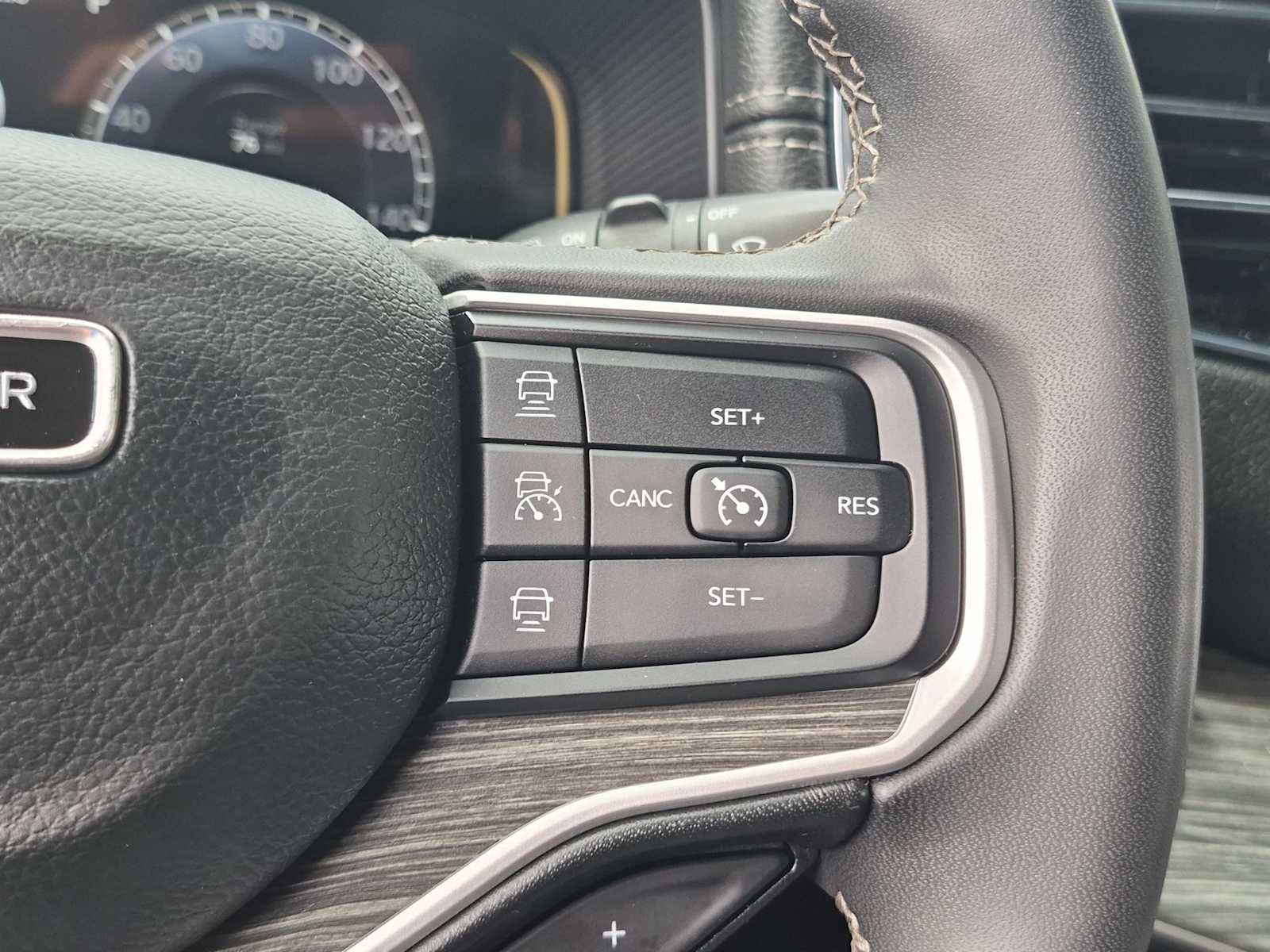 Used 2022 Jeep Wagoneer Series II AWD/4WD image 23