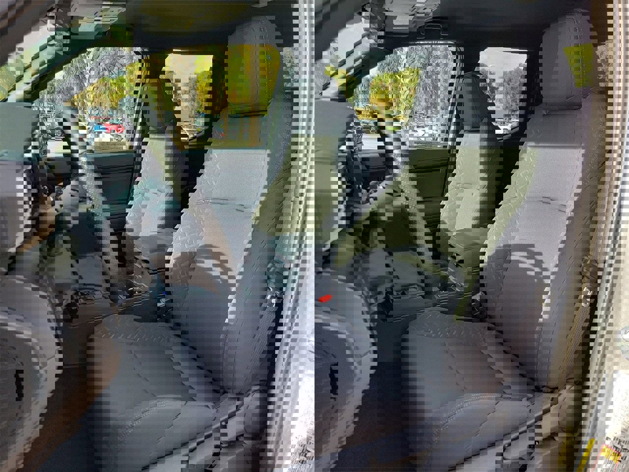 Used 2025 Toyota Tacoma SR image 15