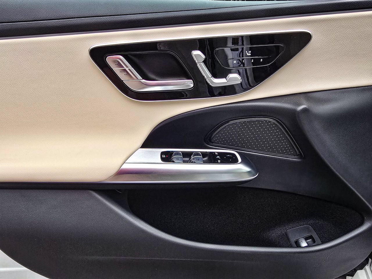 New 2026 Mercedes-Benz E 350 4MATIC Sedan image 11