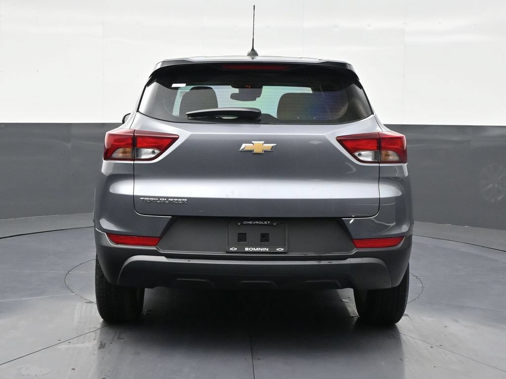 Used 2022 Chevrolet TrailBlazer LS FWD image 4