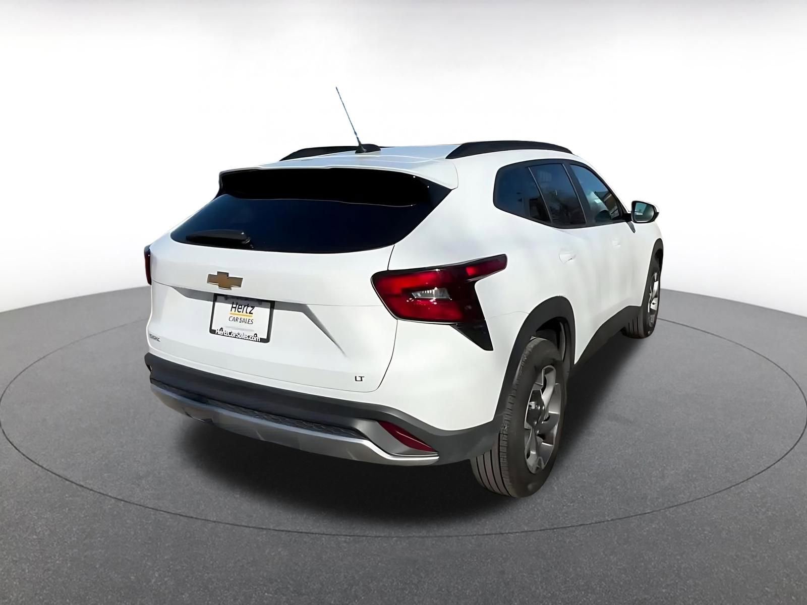 Used 2025 Chevrolet Trax LT image 14