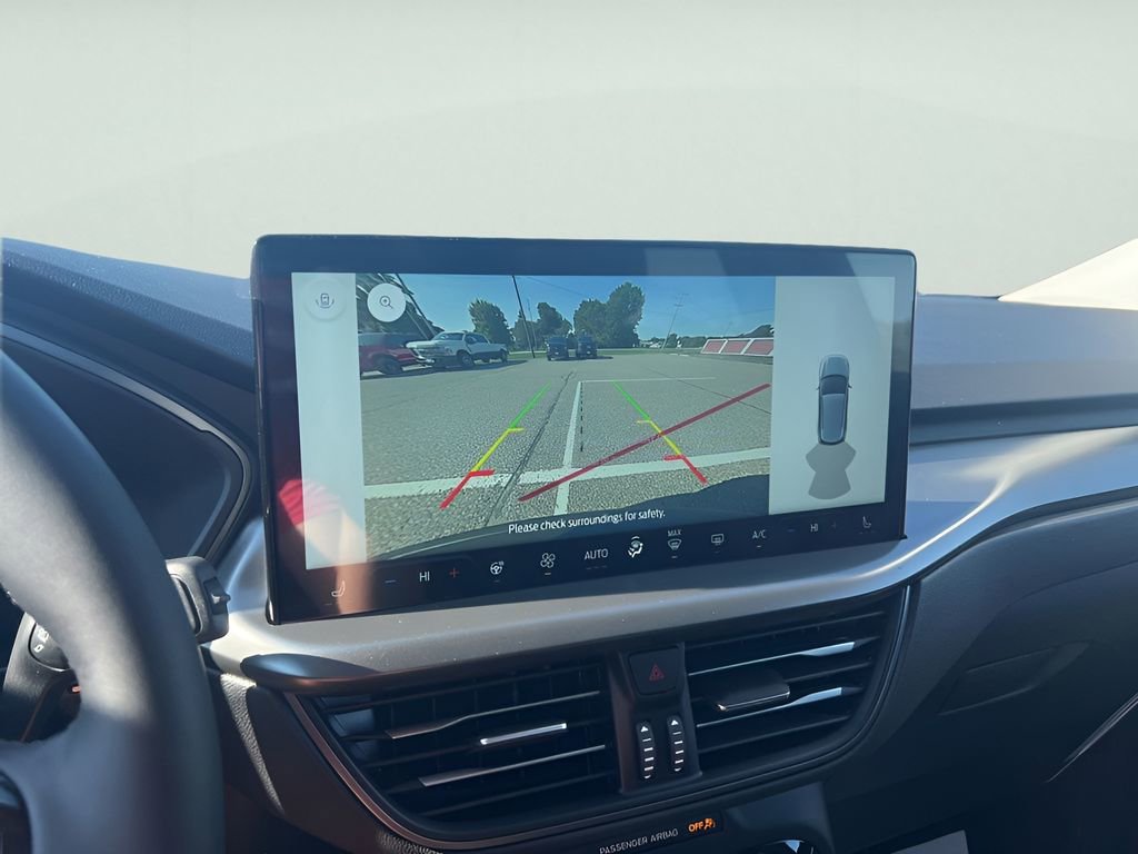 New 2025 Ford Escape SE w/ Class II Trailer Tow Package image 23