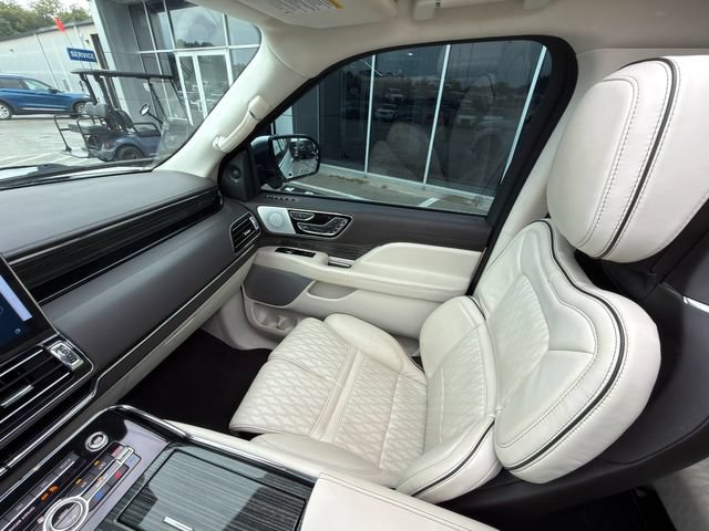 Used 2023 Lincoln Navigator Black Label AWD/4WD image 27