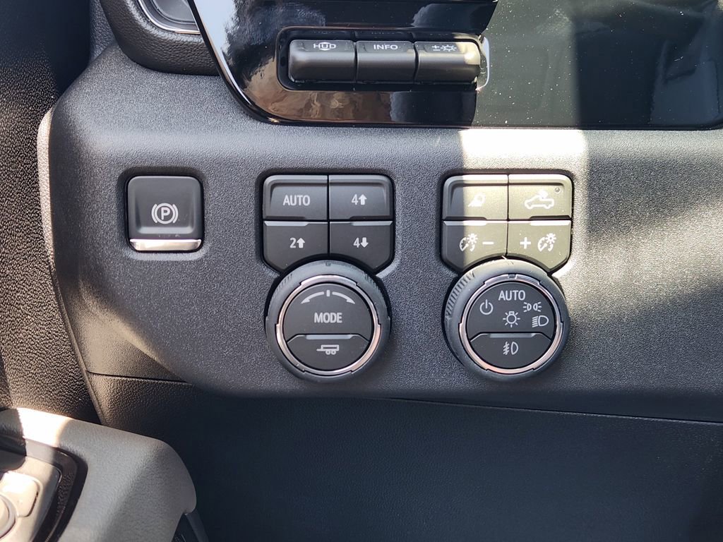 New 2026 Chevrolet Silverado 2500 ZR2 AWD/4WD image 18
