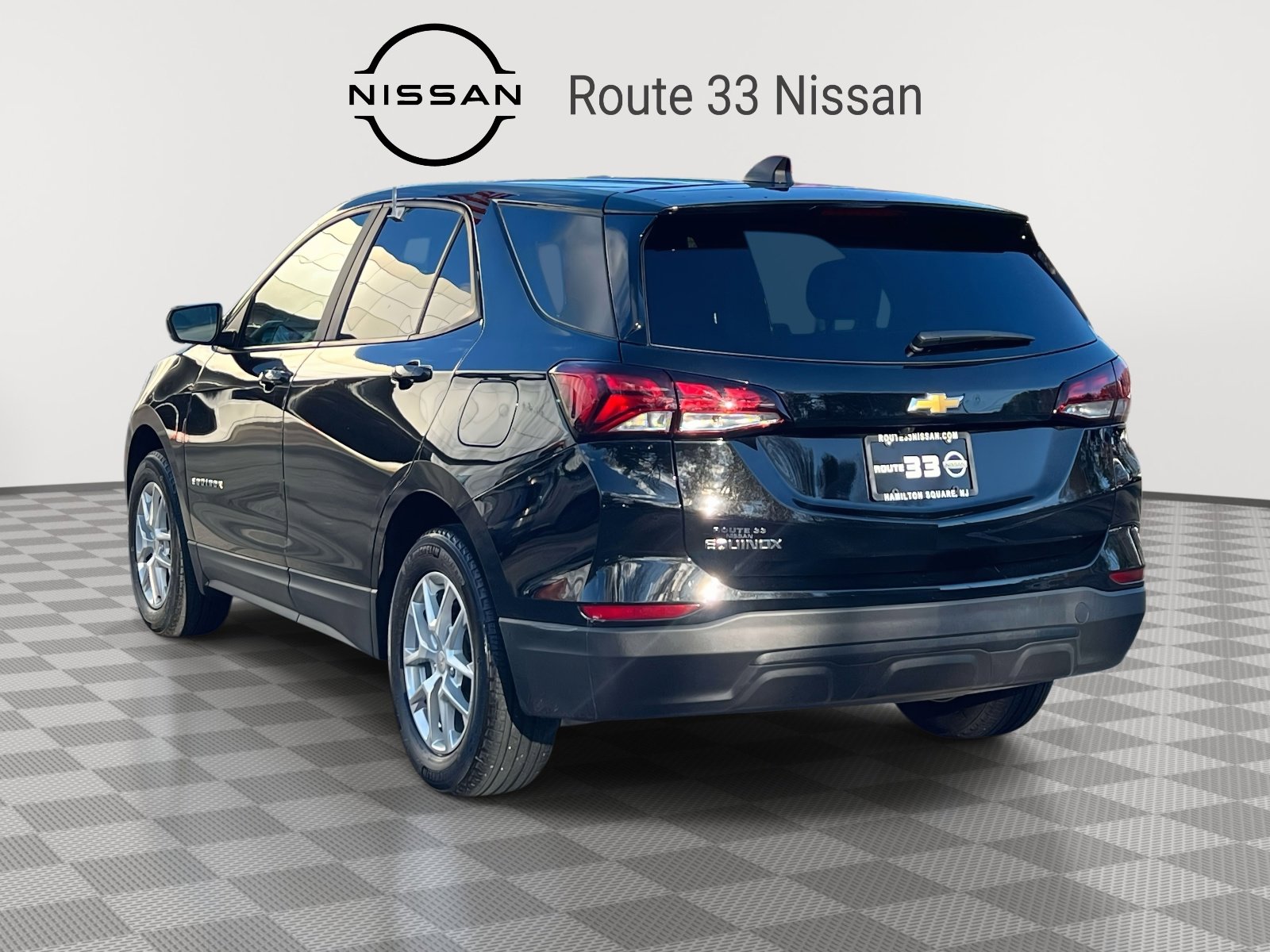 Used 2024 Chevrolet Equinox LS w/ LS Convenience Package image 3