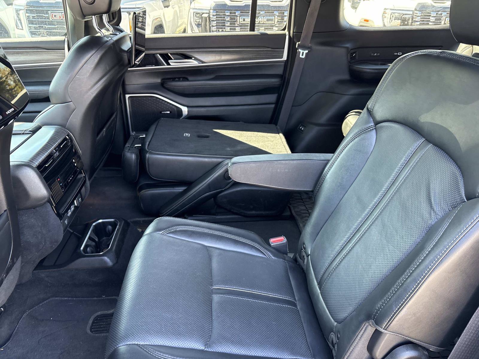 Used 2024 Jeep Wagoneer Series II w/ Rear Seat Video Group 1 AWD/4WD image 32