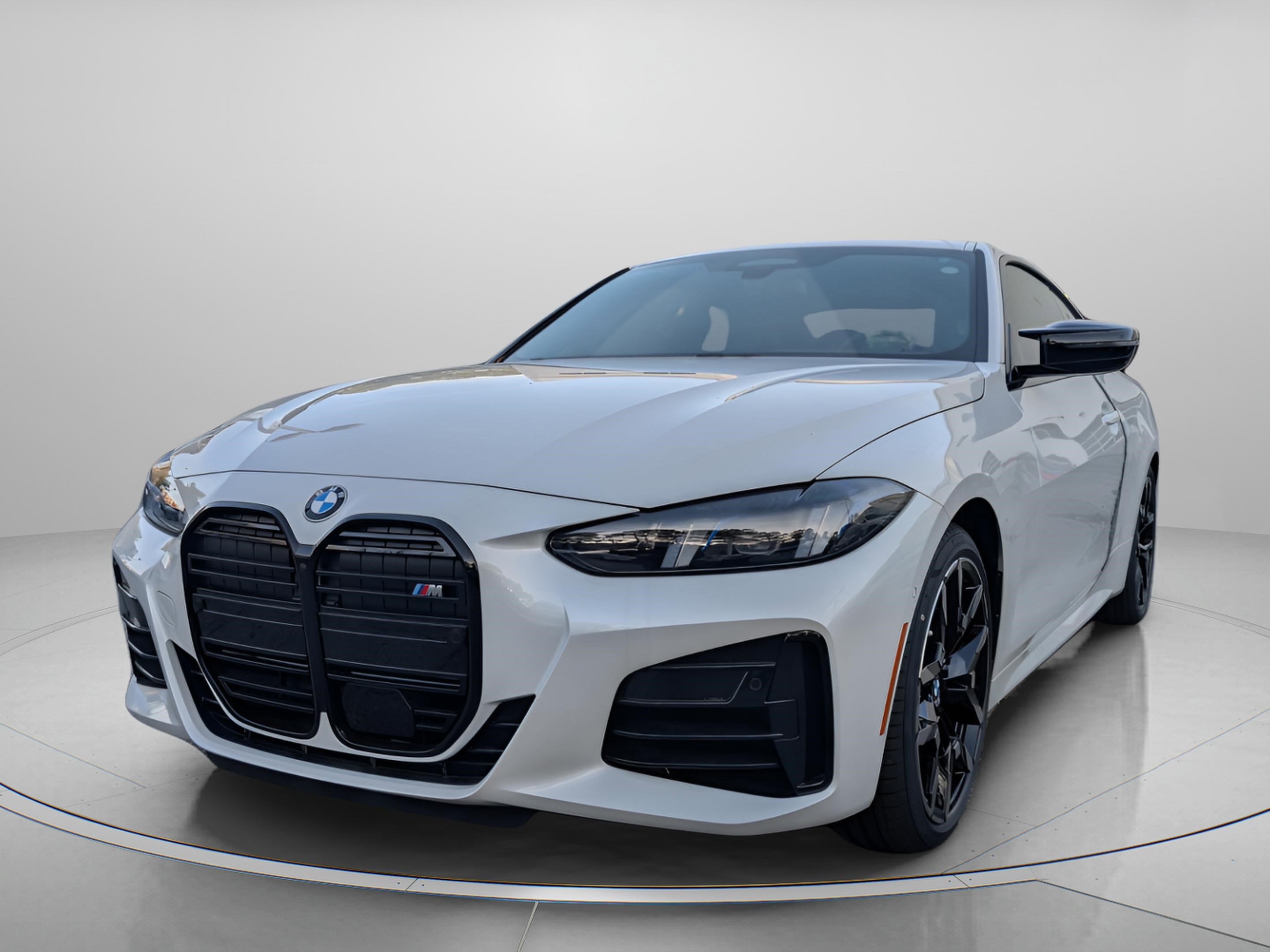 Used 2026 BMW M440i Coupe image 2