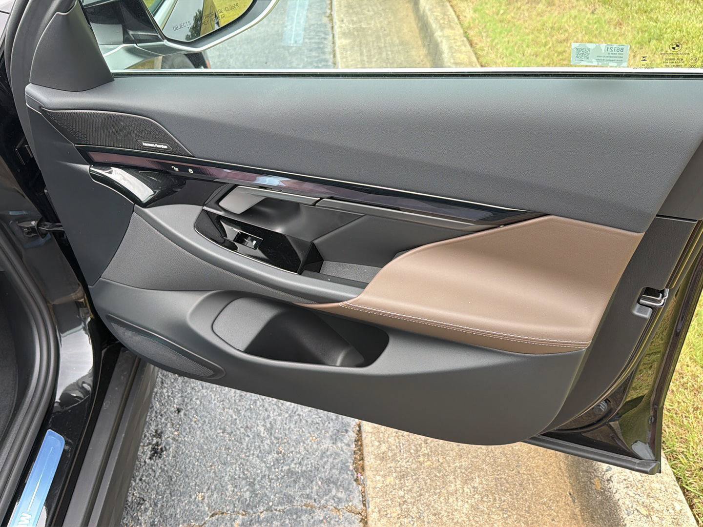 New 2027 BMW i5 eDrive40 w/ Premium Package RWD image 14