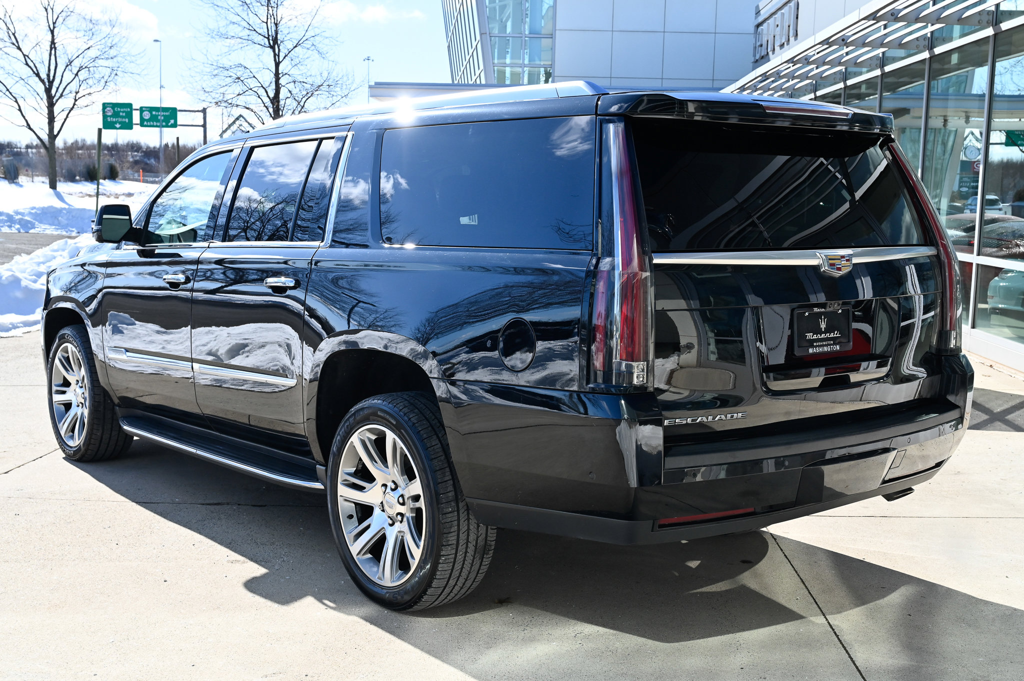 Used 2017 Cadillac Escalade ESV Luxury image 7