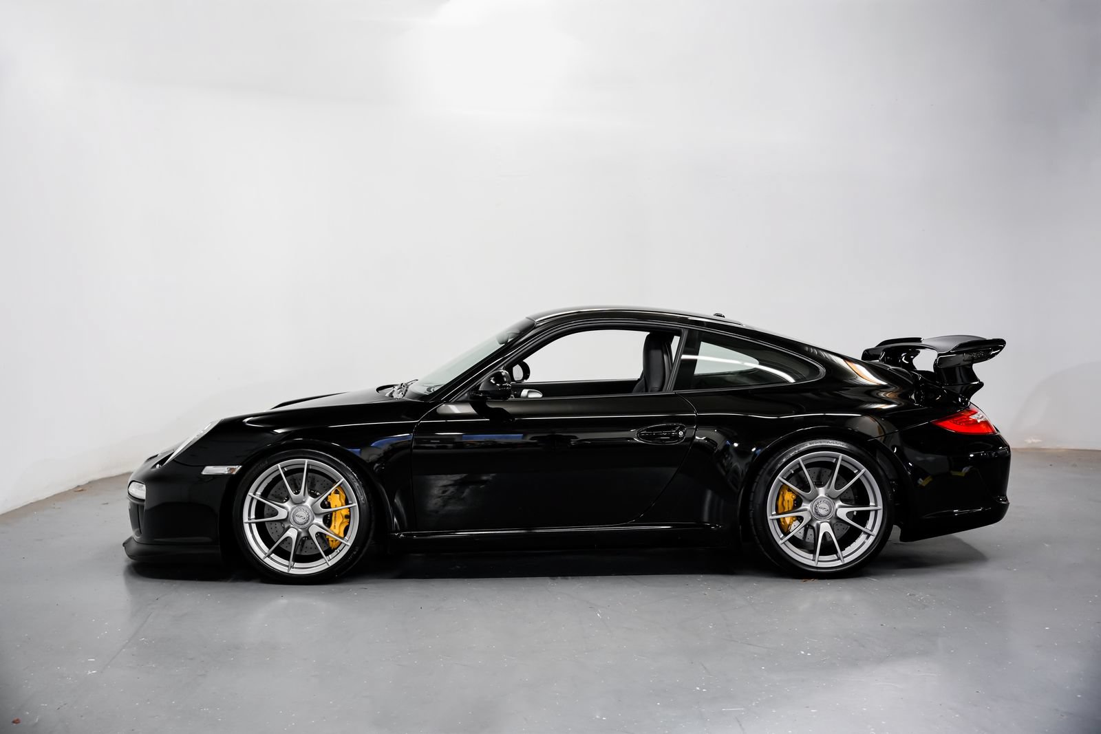 Used 2010 Porsche 911 GT3 RWD image 7