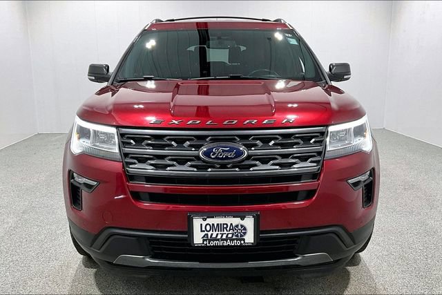 Used 2018 Ford Explorer XLT w/ XLT Appearance Package image 2