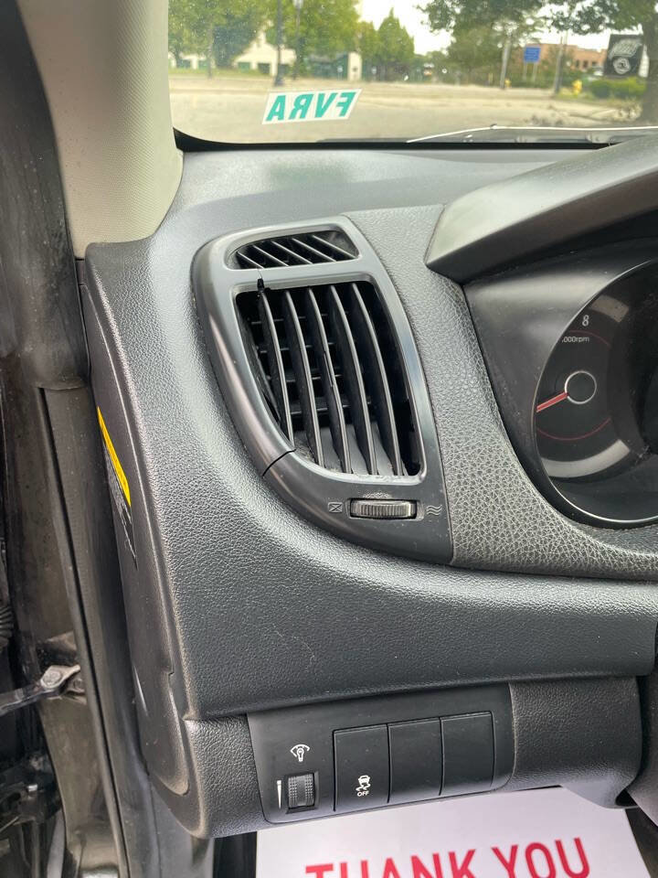 Used 2010 Kia Forte Koup EX image 16