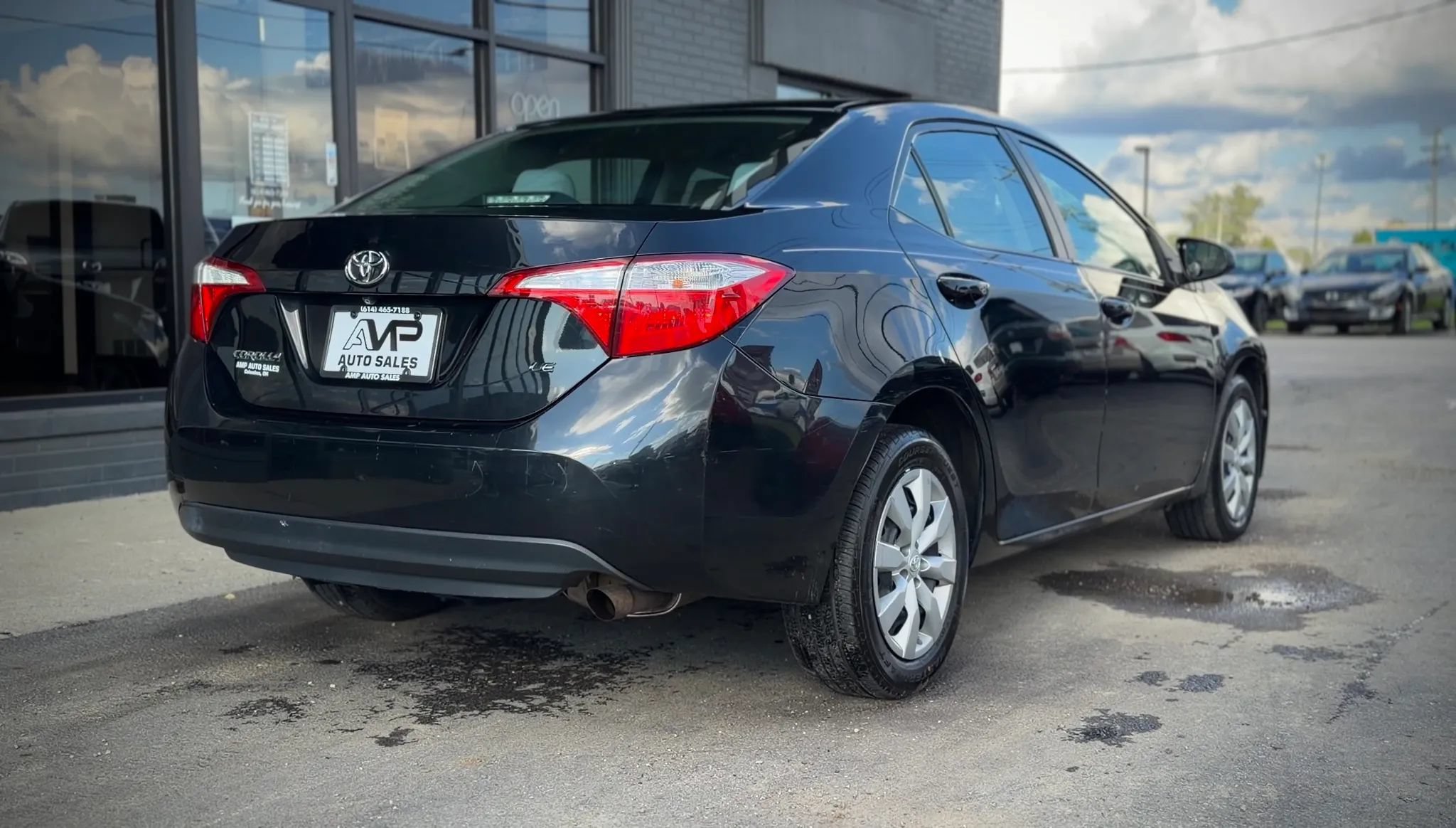 Used 2014 Toyota Corolla LE FWD image 2