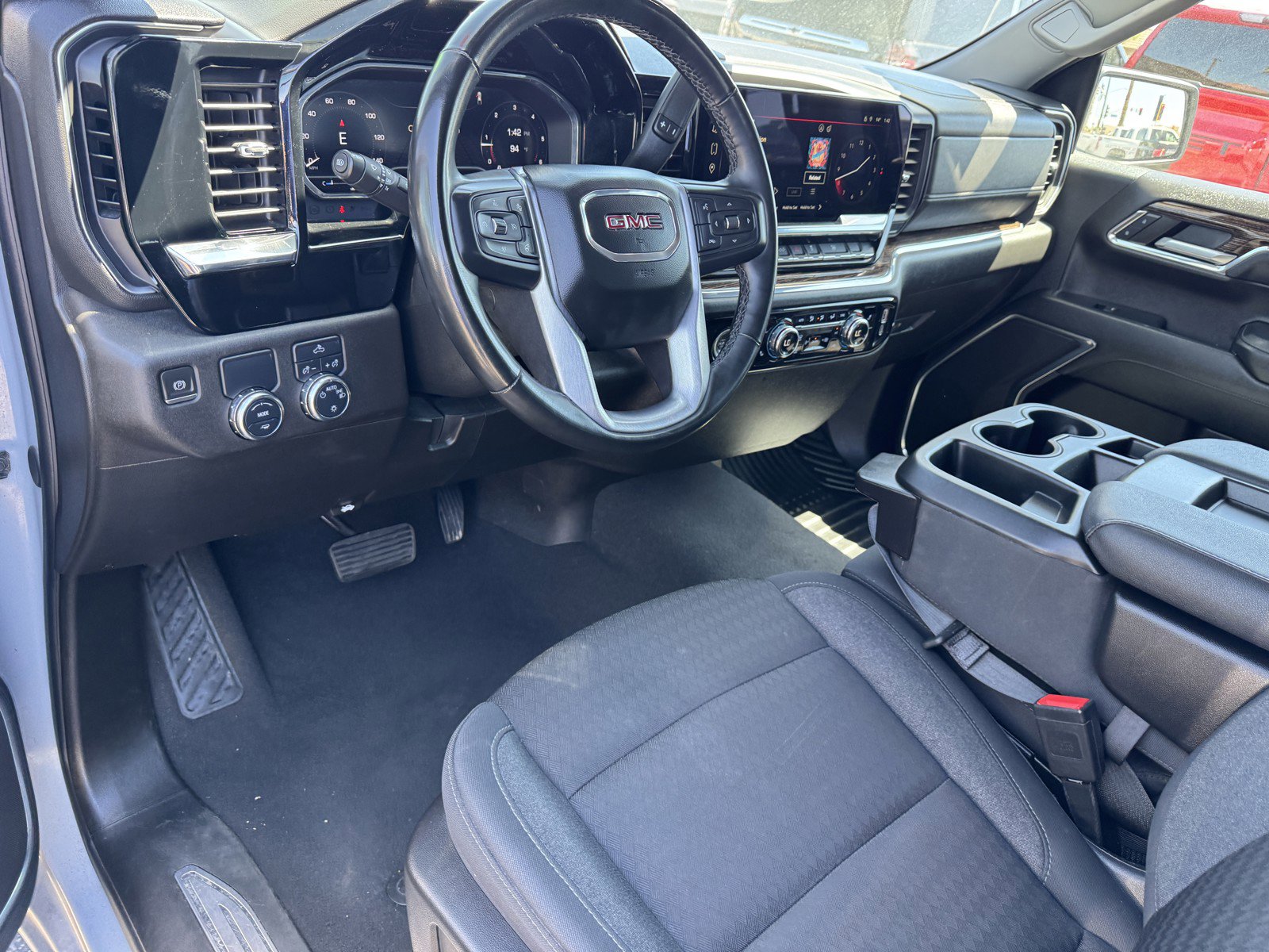 Used 2024 GMC Sierra 1500 SLE image 14