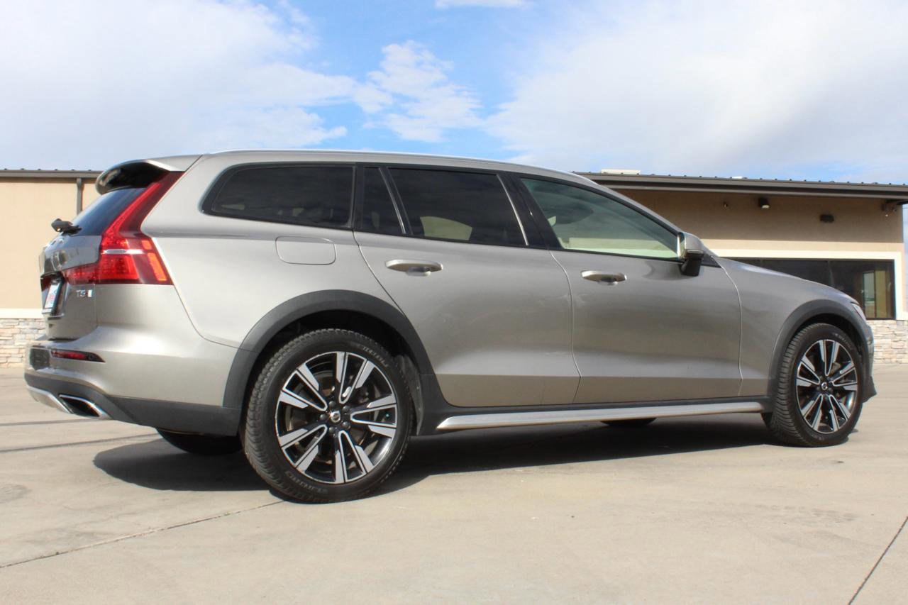 Used 2020 Volvo V60 T5 Cross Country image 67