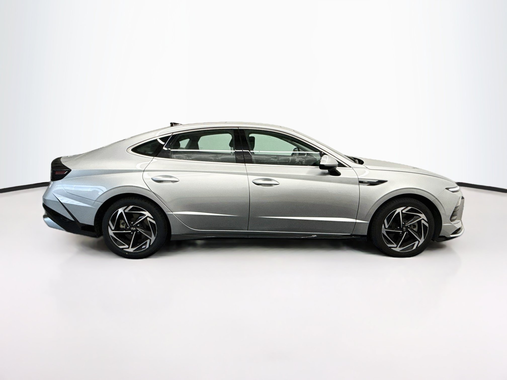 Used 2025 Hyundai Sonata SEL FWD image 10