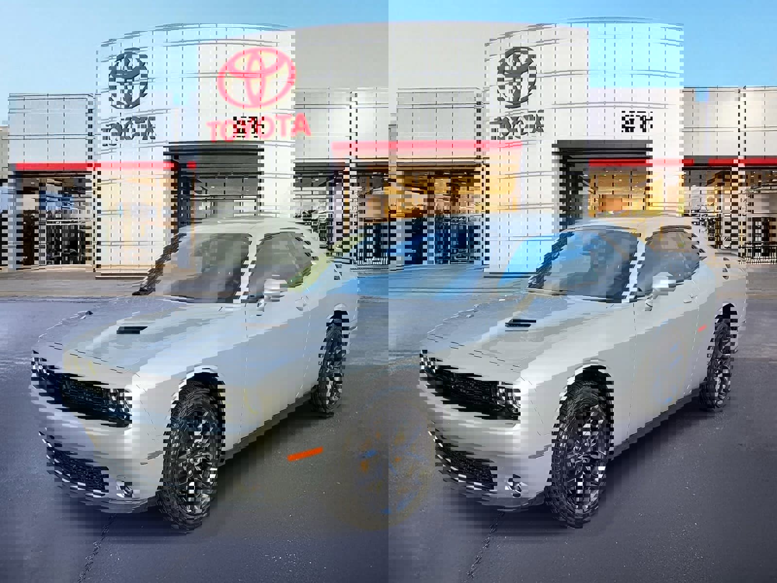 Used 2023 Dodge Challenger SXT w/ Blacktop Package image 1