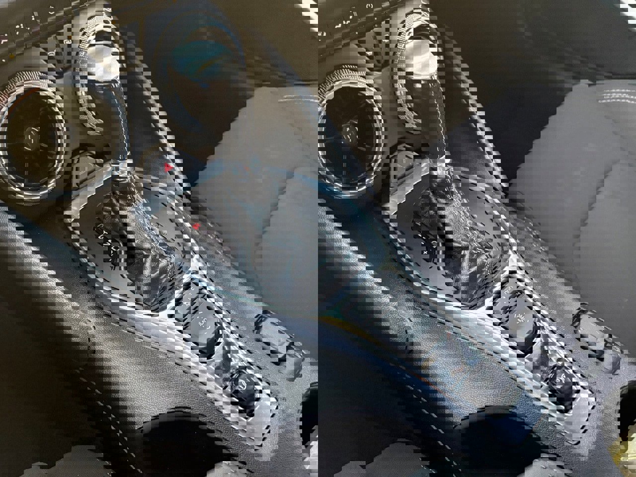 Used 2020 Chevrolet Camaro LT image 16