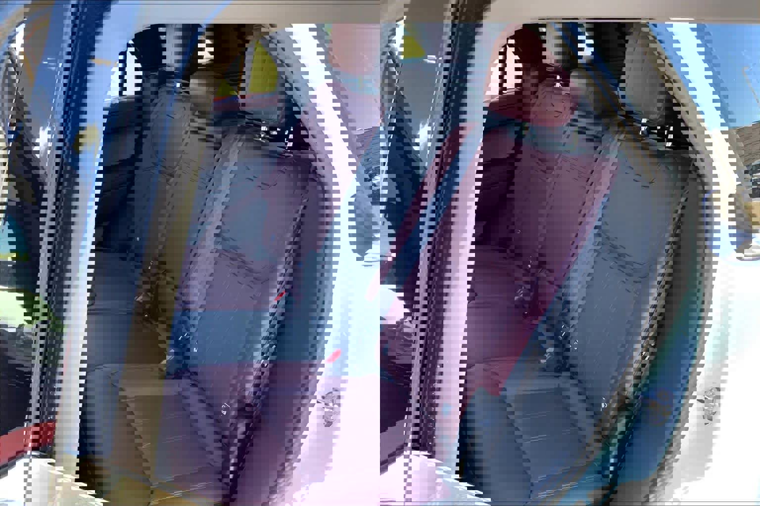 Used 2023 Land Rover Range Rover Sport SE Dynamic image 20