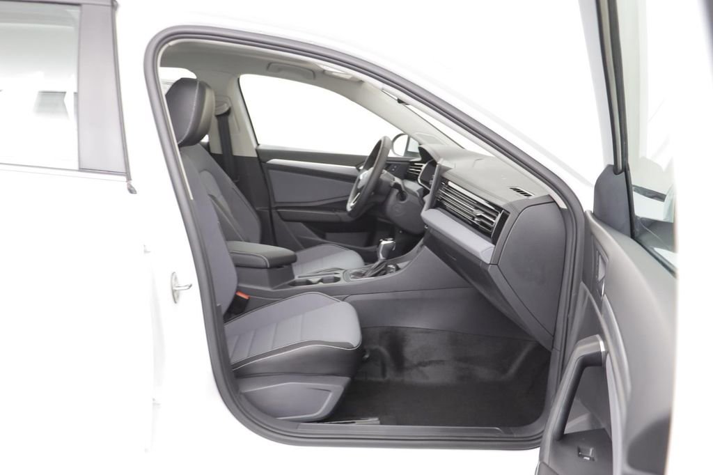 New 2026 Volkswagen Jetta SE FWD image 19
