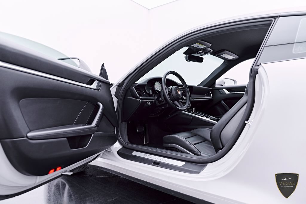 Used 2023 Porsche 911 Carrera RWD image 35