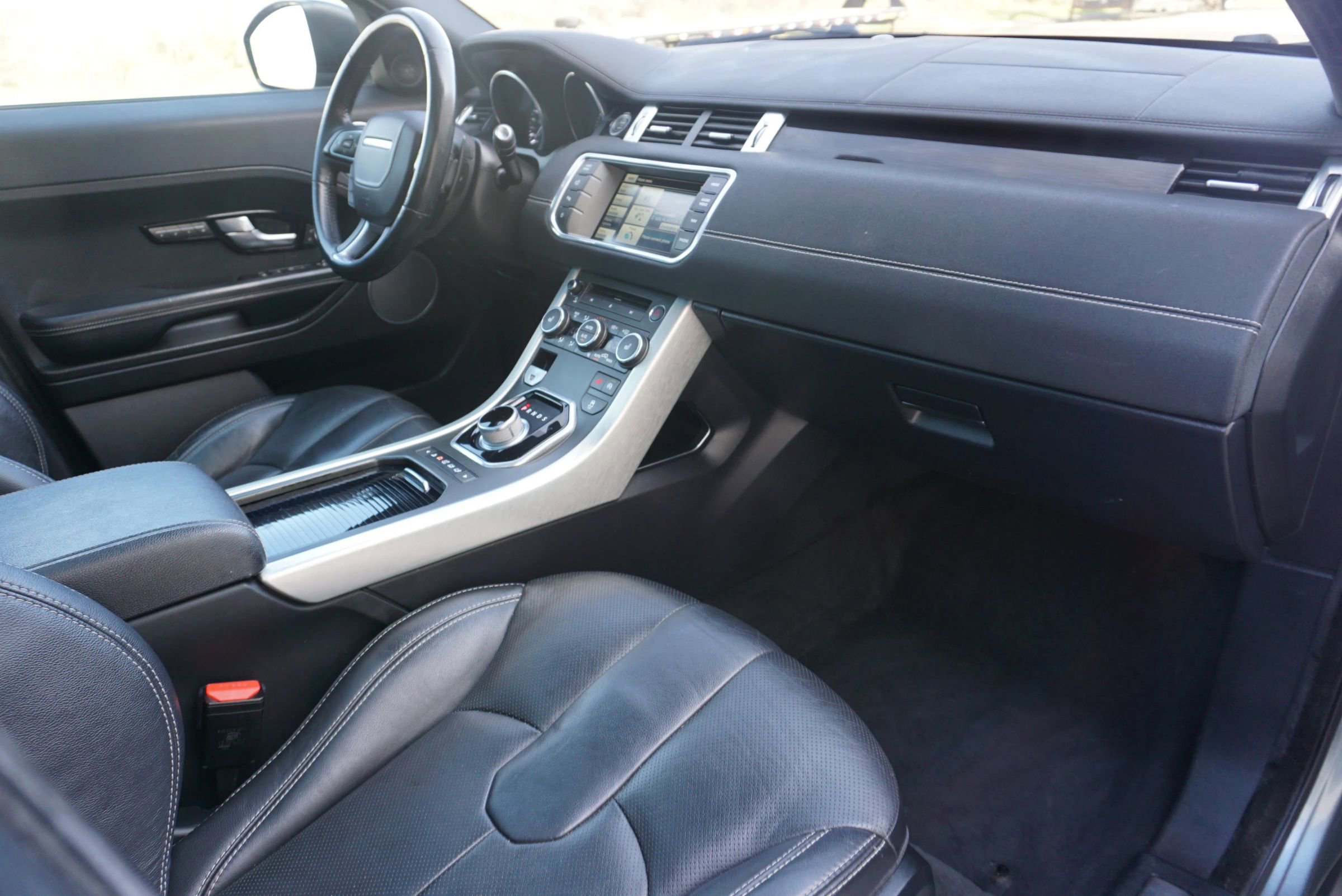 Used 2015 Land Rover Range Rover Evoque Dynamic AWD/4WD image 16