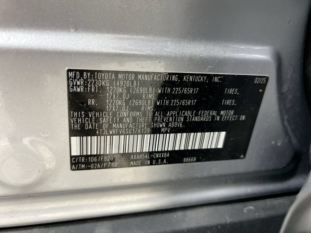 Used 2025 Toyota RAV4 LE AWD/4WD image 28
