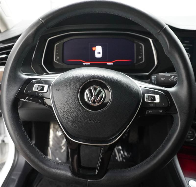 Used 2020 Volkswagen Jetta SEL Premium FWD image 12