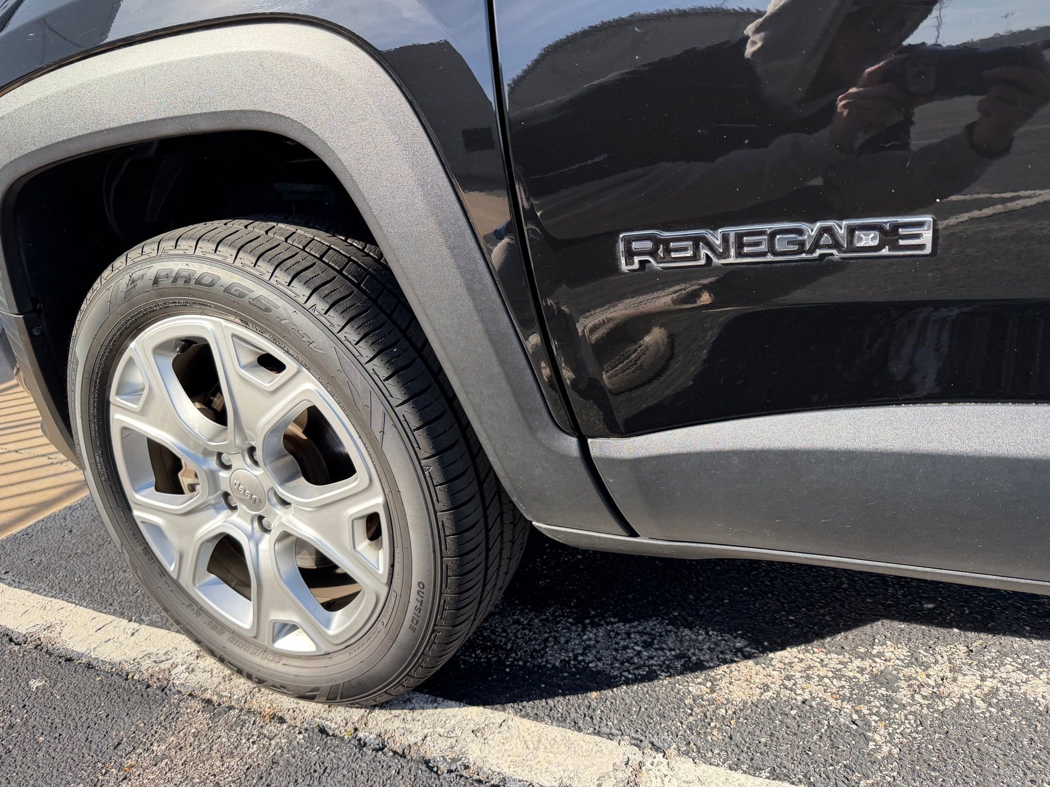 Used 2020 Jeep Renegade Limited image 9