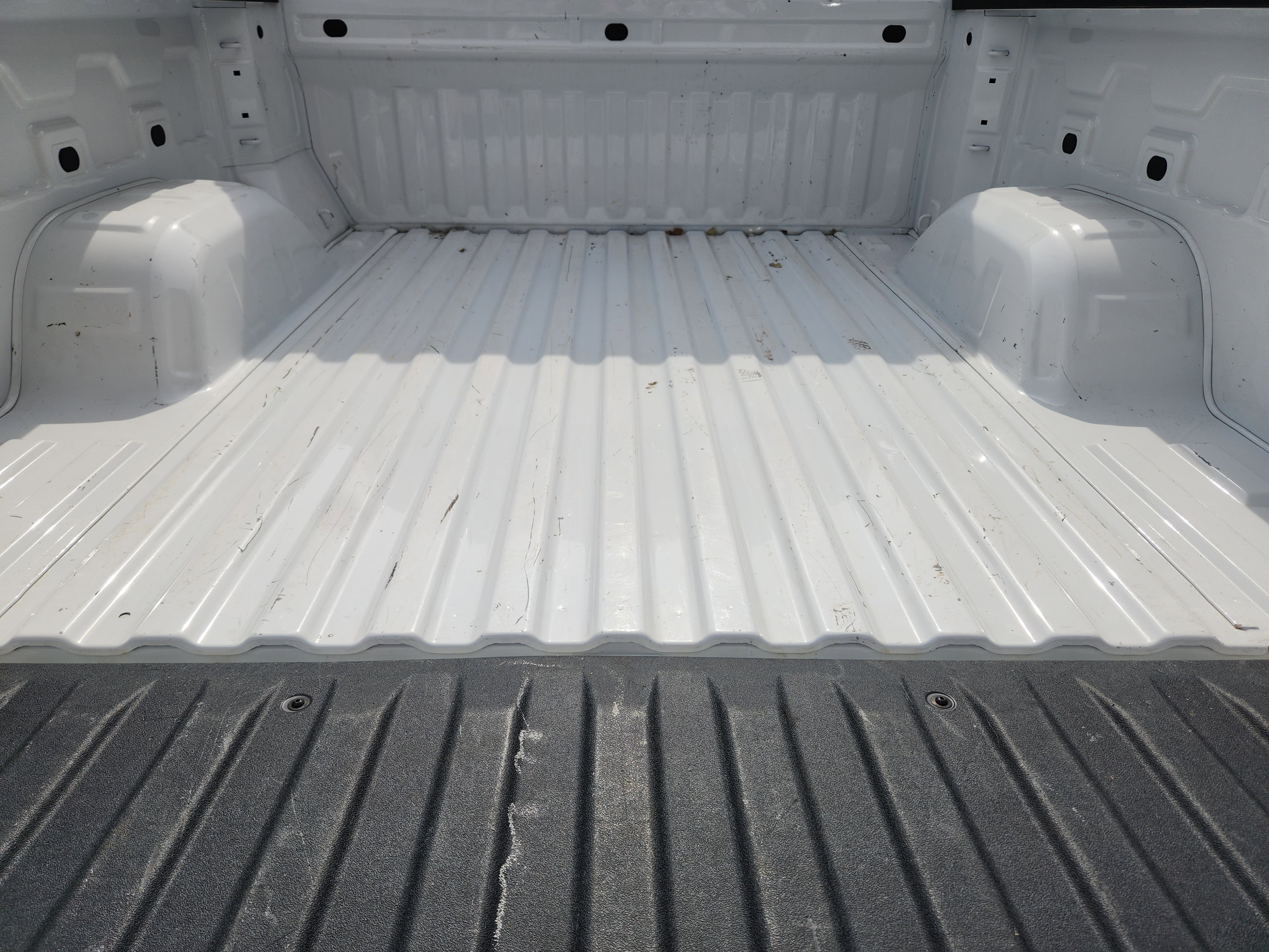 Used 2025 GMC Sierra 1500 SLT image 30