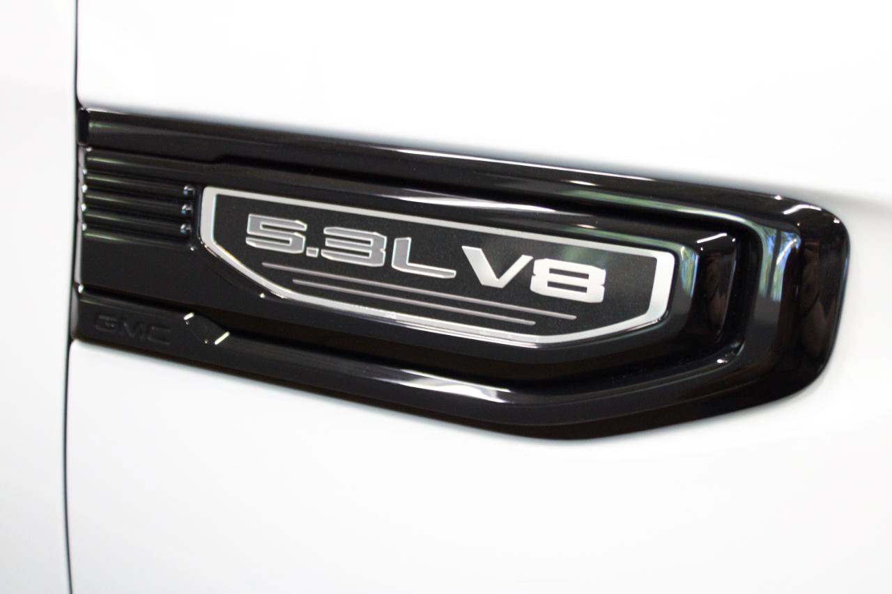 Used 2020 GMC Sierra 1500 Elevation w/ Elevation Value Package AWD/4WD image 8